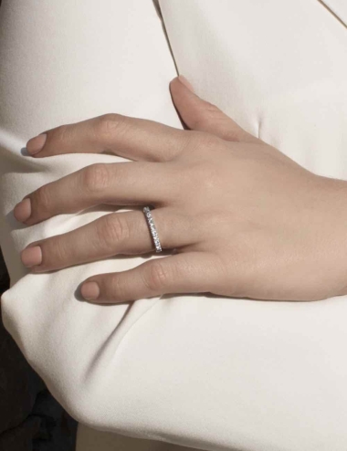 Thin wedding ring for women in platinum and white diamonds
