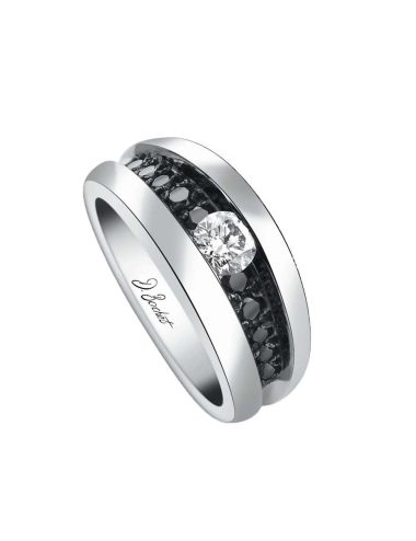 Luxury ring for women set with a 0.30 carat white diamond and black diamonds