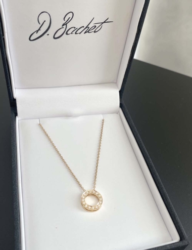 Collier de luxe pour femme en forme de cercle en or jaune serti de diamants blancs qualité FVS