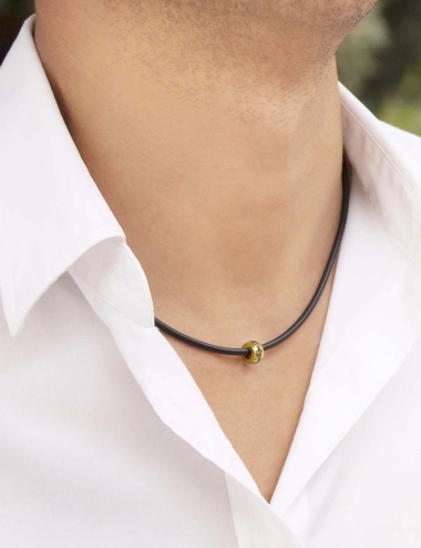 Necklace for men in yellow gold 750 and black diamonds, black silicone cord and yellow gold clasp