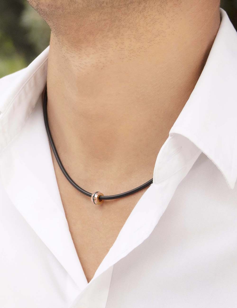 Men's pendant A Way to Love in rose gold and white diamonds, modern design for a unique, understated elegance.