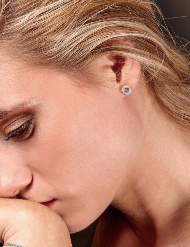 Modern white diamonds circle earrings for women in gold 750