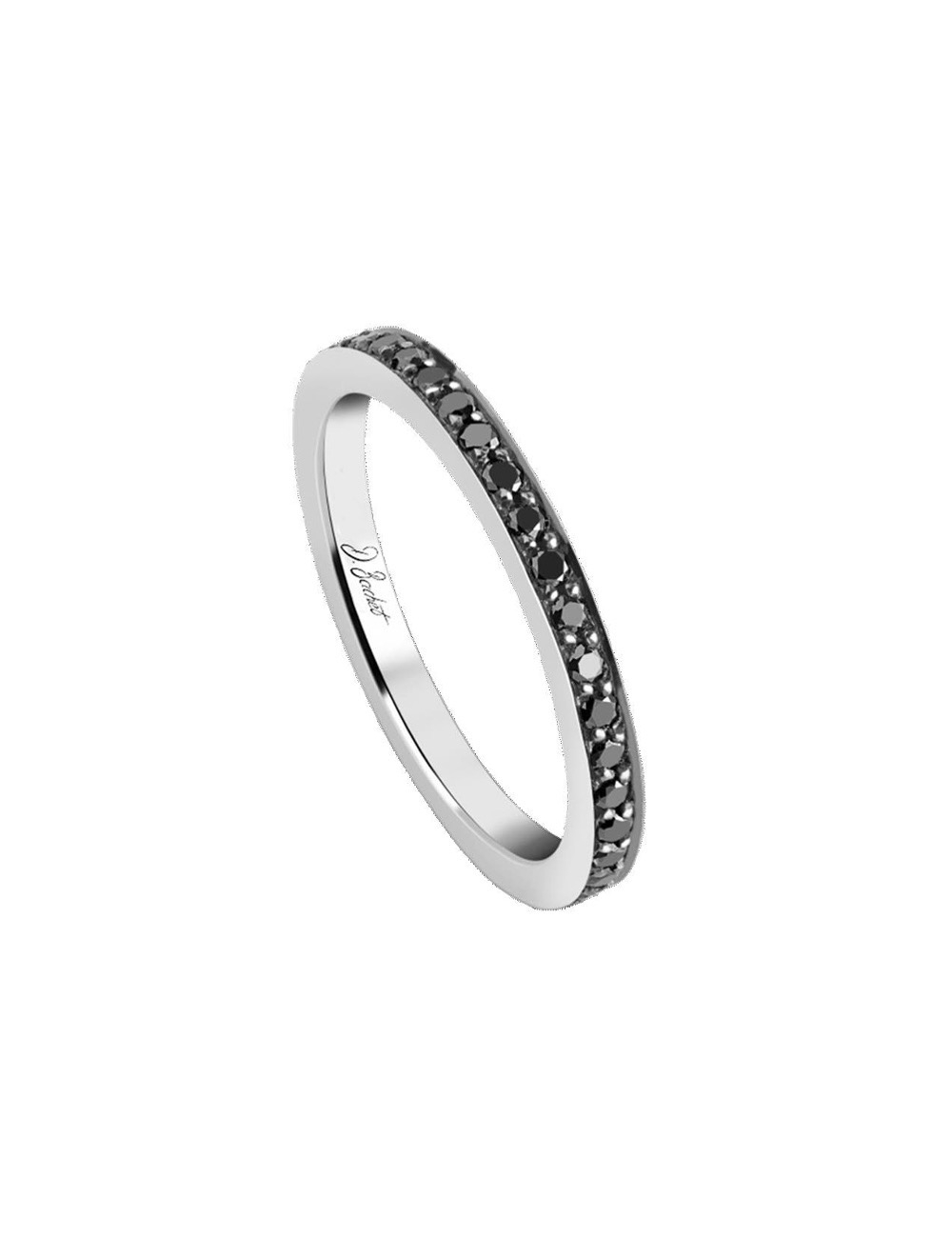 Alliance femme platine ornée de diamants noirs scintillants sur tout le tour de l'anneau, reflétant élégamment la lumière.