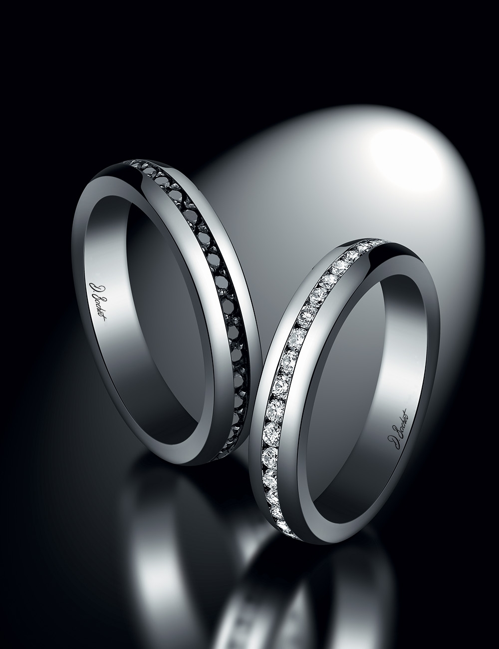 Bague de mariage homme traditionnelle et créative en platine, avec diamants noirs sertis, fabriquée en France.