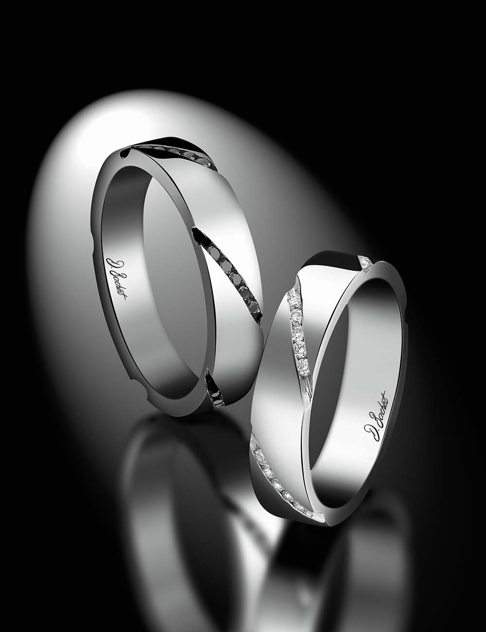 Alliance féminine graphique en diamants blancs, choix de platine, or jaune/rose, variante en diamants noirs.