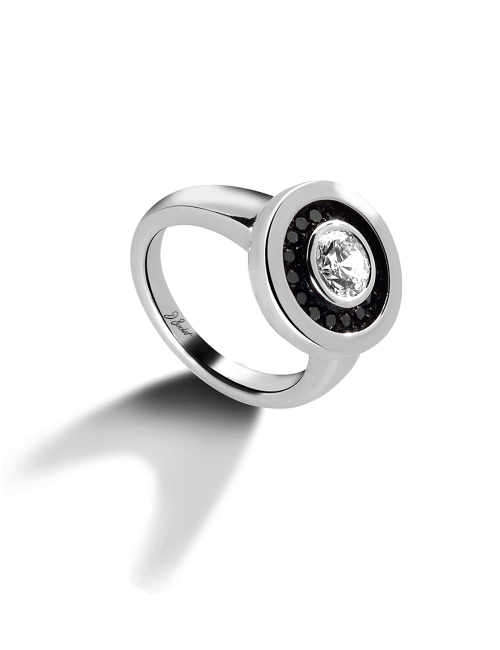 Women's Allure Ring in Platinum, 0.20 ct White Diamond, Surrounded by Black Diamonds, Modern Elegance.