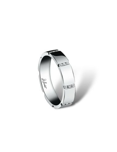 Modern, sophisticated women's wedding band, breaking conventions, with 8 rows of white diamonds symbolizing eternal unity.