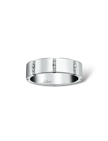 Alliance de mariage femme en platine, design graphique et original, sertie de diamants blancs.