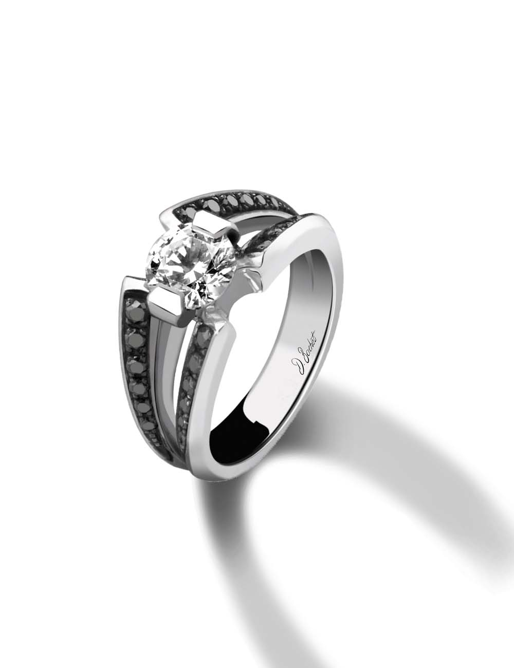 Bague de fiançailles 1 carat D.Bachet, anneau double platine et diamants noirs.