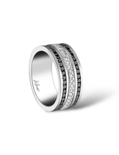 Unisex 'Latitude' ring, innovatively combining black and white diamonds, embodying a distinctly modern style.