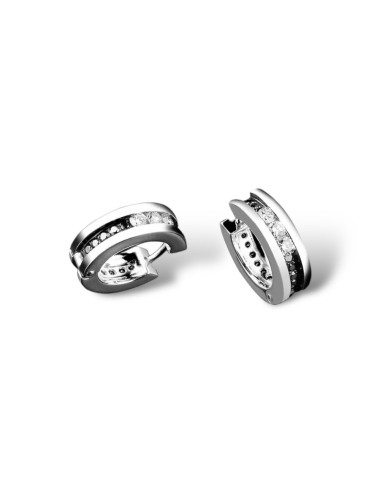 Trilogy hoop earrings, perfect blend of sophistication and modernity, in white gold and diamonds.