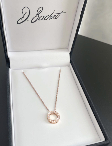 Luxury circle pendant for women in rose gold and white diamonds FVS quality