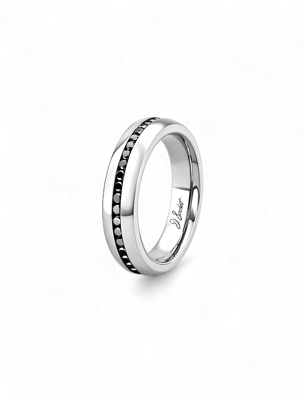 Bague de mariage homme élégante et moderne de D.Bachet, en platine et diamants noirs, fabriquée sur-mesure en France.