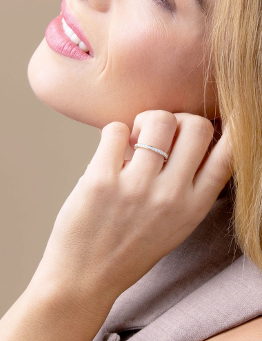 Yellow gold diamond wedding band with grain-set white diamonds, elegant luxury ring by D.Bachet.
