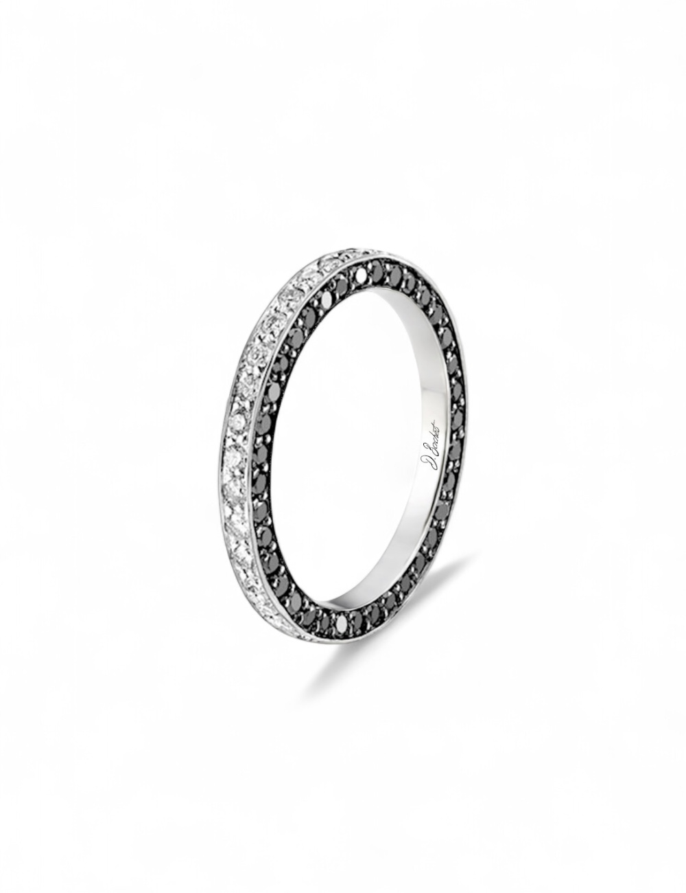Alliance de mariage femme avec diamants blancs au centre et noirs sur les tranches.
