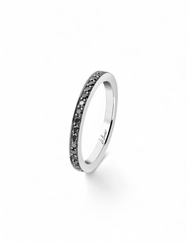 Alliance de mariage tour complet en platine sertie de diamants noirs, joaillerie française de luxe.