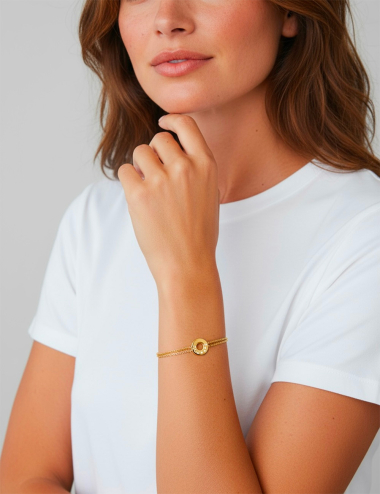 Women’s Cercle Cascade bracelet in yellow gold with diamonds, precious French jewelry designed for daily wear.