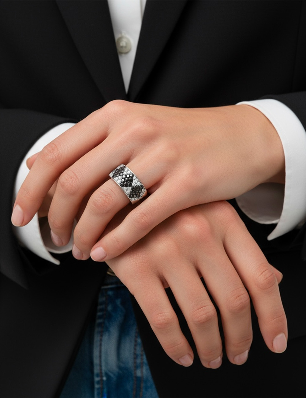 Luxurious Diamond-Paved Women's Ring - Unique Craftsmanship by David Bacher.
