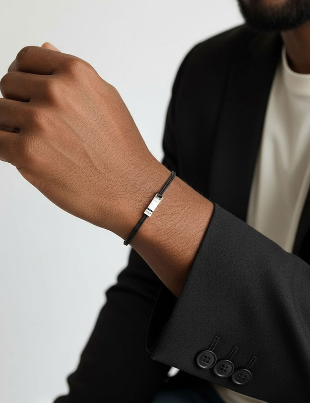18 carat white gold bracelet with diamonds, an ideal gift for men, elegant and adjustable.