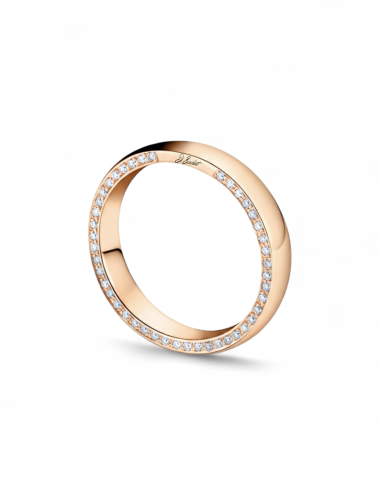 4 mm rose gold D.Bachet wedding band, edge set with white diamonds, luminous creation with precise details.