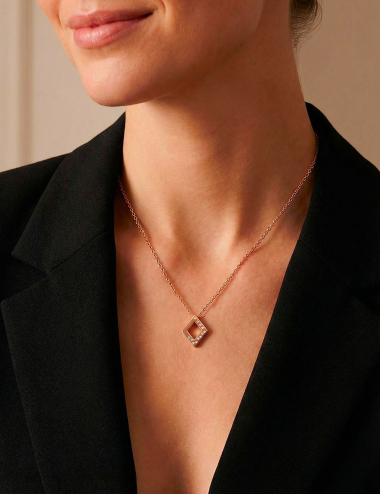 D.Bachet rose gold open diamond-shaped women's pendant accented with brilliant-cut natural white diamonds.