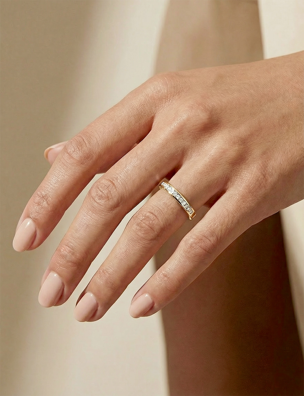 Horizon men’s wedding ring in yellow gold, contemporary diamond band, crafted by D.Bachet.