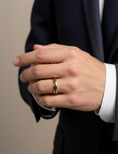 Alliance jonc large pour homme avec diamants noirs, design affirmé et contemporain D.Bachet.