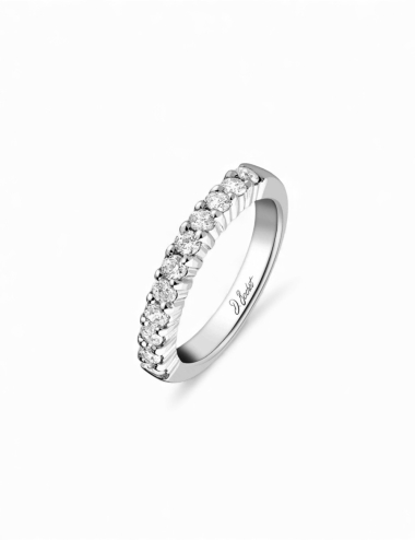 Alliance femme en platine, diamants blancs naturels en serti griffes, bague mariage D.Bachet.