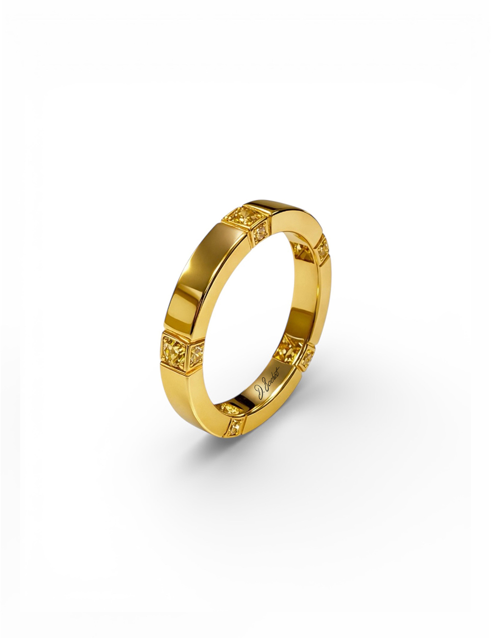 Bague femme Gravity en or jaune moderne avec diamants jaunes visibles sur les côtés.