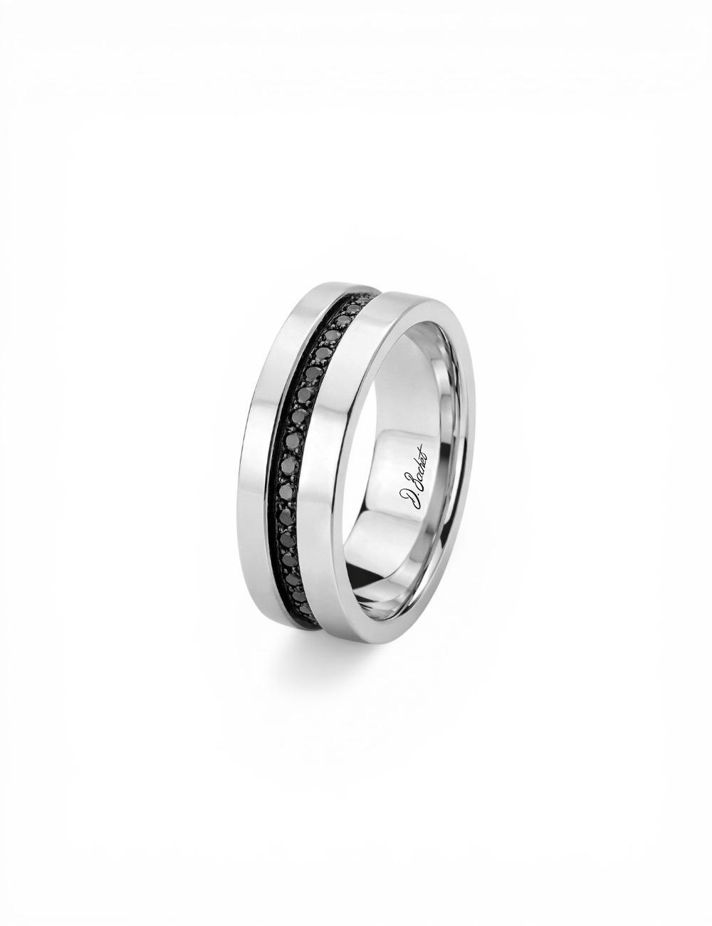 Alliance homme 7 mm en platine avec diamants noirs, design contemporain masculin, confortable au quotidien.