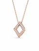 Pendentif losange ajouré en or rose entièrement pavé de diamants blancs, avec sa chaîne assortie.