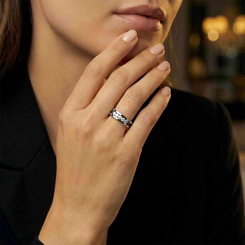 Bague de mariage femme diamants blancs et noirs