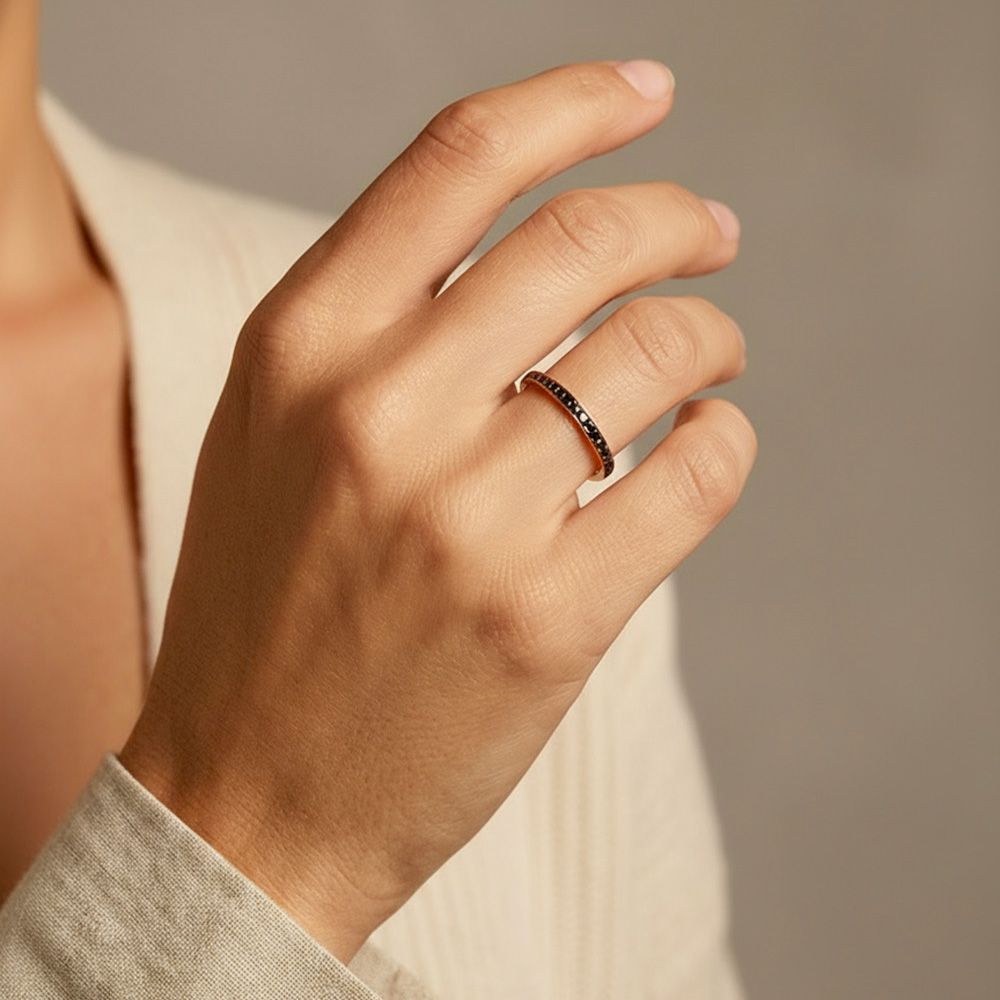 Bague de mariage femme en or rose et diamants noirs
