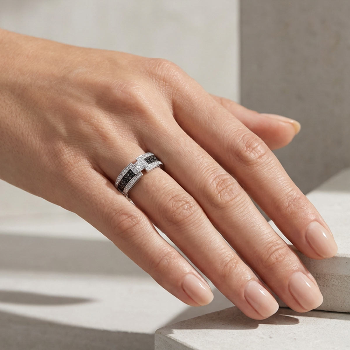 Bague de fiançailles diamant blanc serti barrette BlackLight Sparkle – D.Bachet