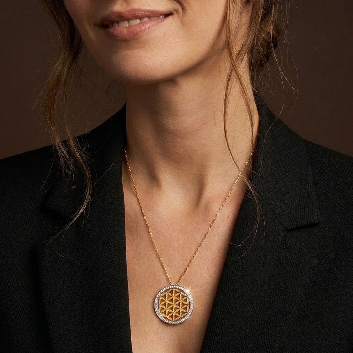 Pendentif Fleur de Vie en or jaune, platine et diamants blancs et jaunes