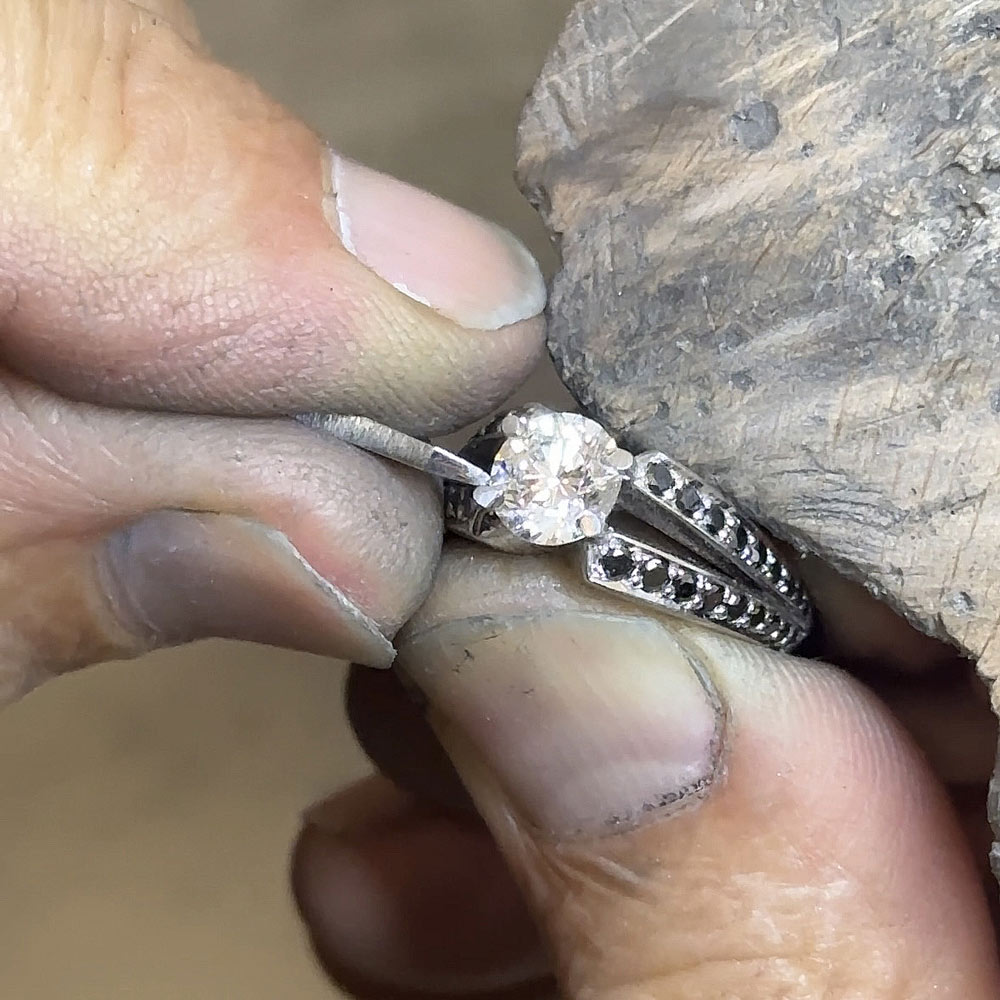 The prong setting