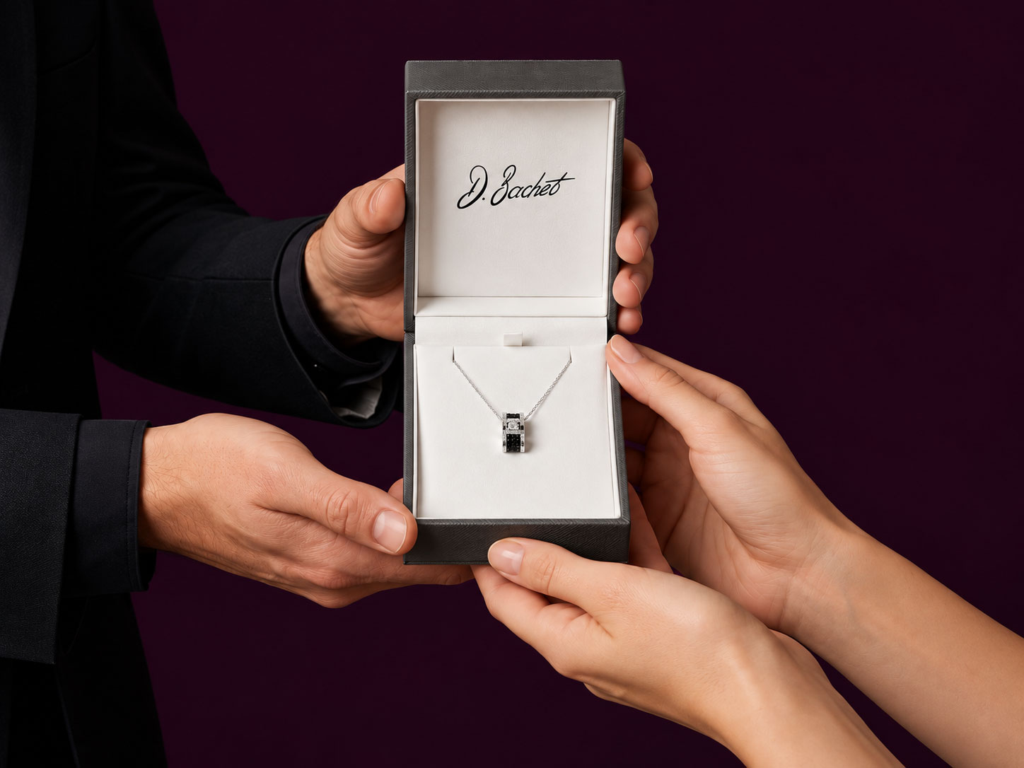 What Jewelry Should You Choose for Her This Christmas?