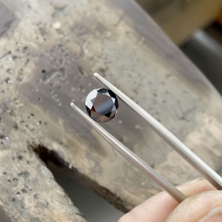 Le diamant noir chez D.Bachet : signature joaillière depuis 2004