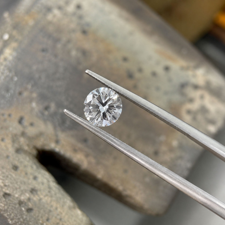 Pourquoi deux diamants naturels aux mêmes 4C ont-ils un prix différent ?